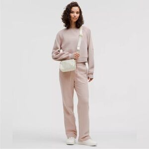 Lululemon Everywhere Crossbody Bag 2L Metal Hardware- Light Ivory/Gold